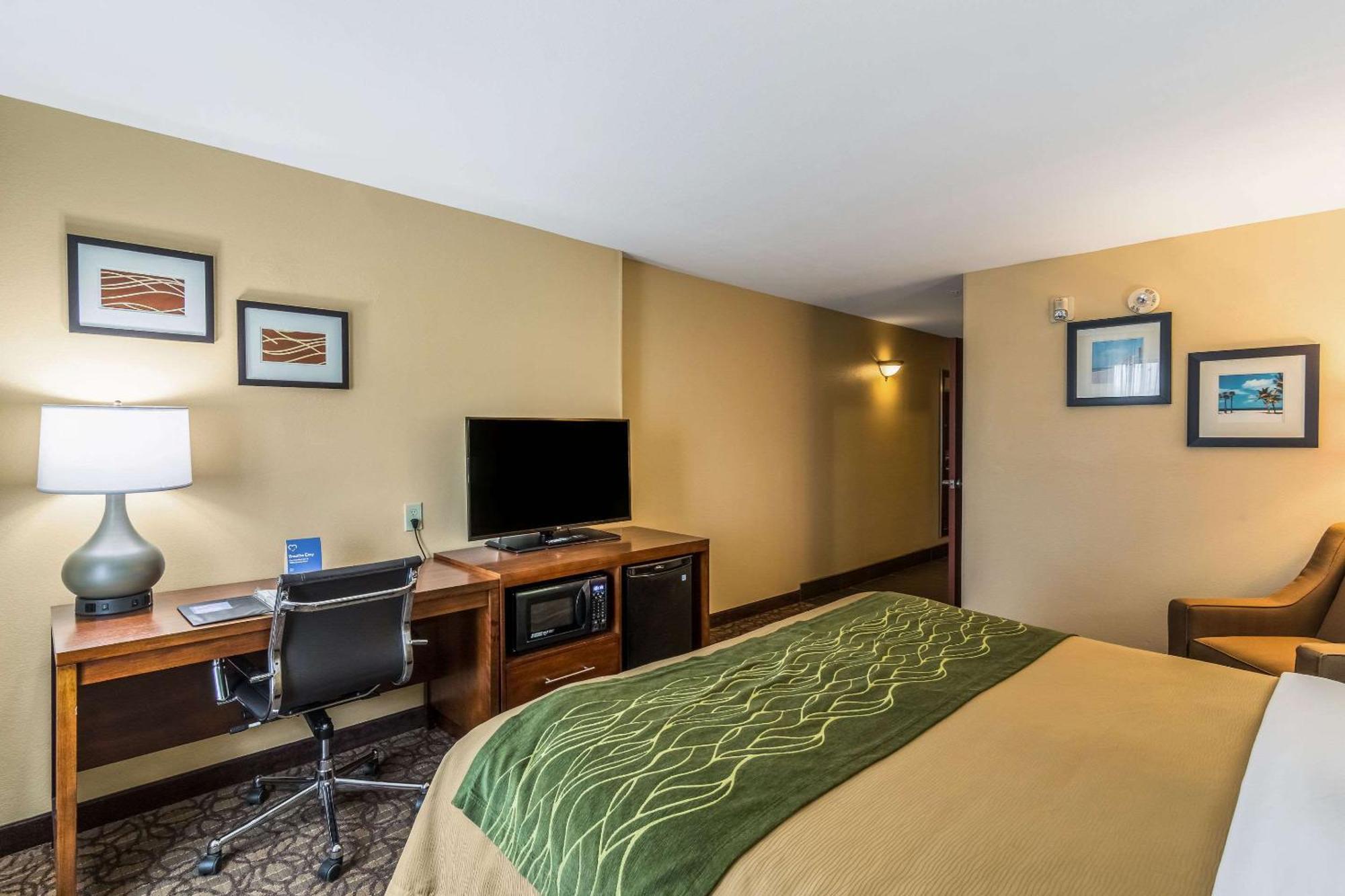 Comfort Inn & Suites Panama City North Esterno foto