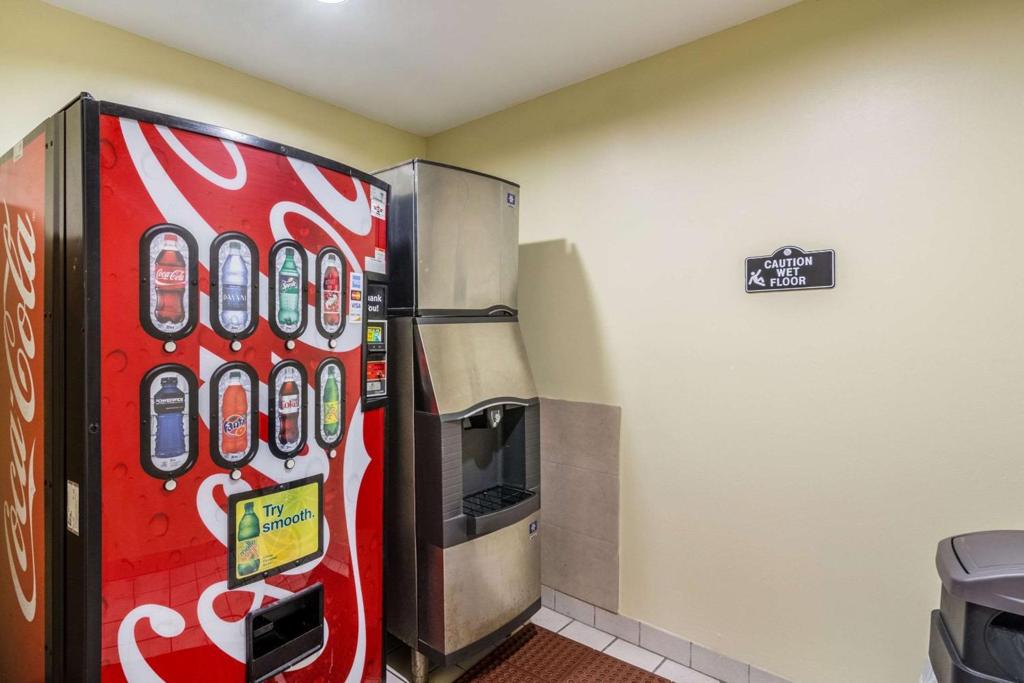 Comfort Inn & Suites Panama City North Esterno foto